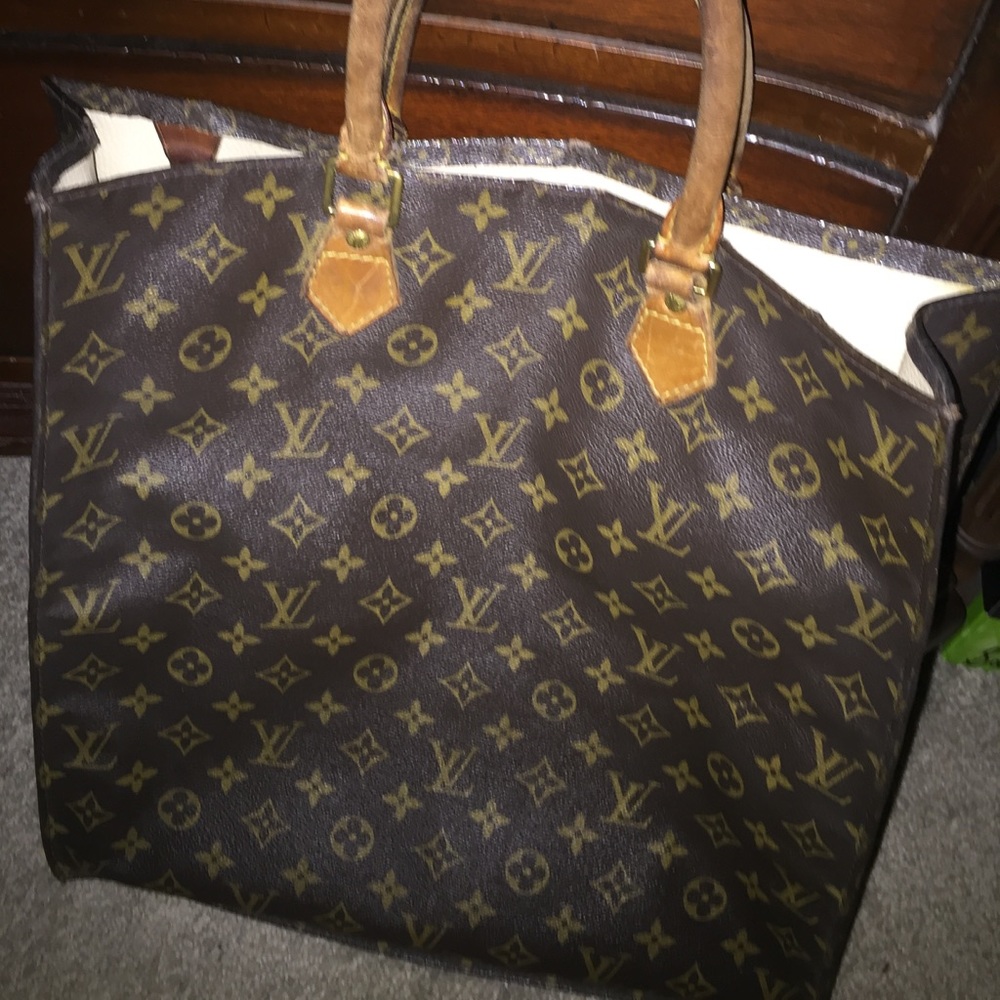 Vintage LOGO LARGE TOTE - AS IS! Very Classy